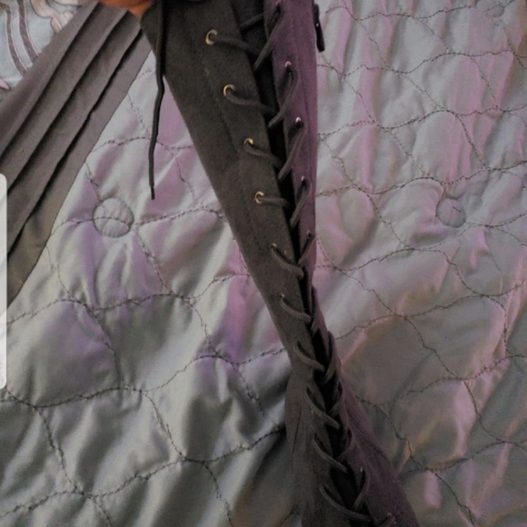 Boots - Picture 3 of 3